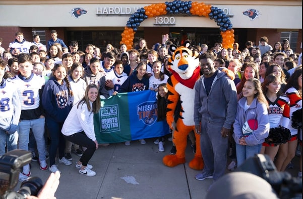 Tony the Tiger teams up with DSGF to raise funds to save middle school sports in El Paso